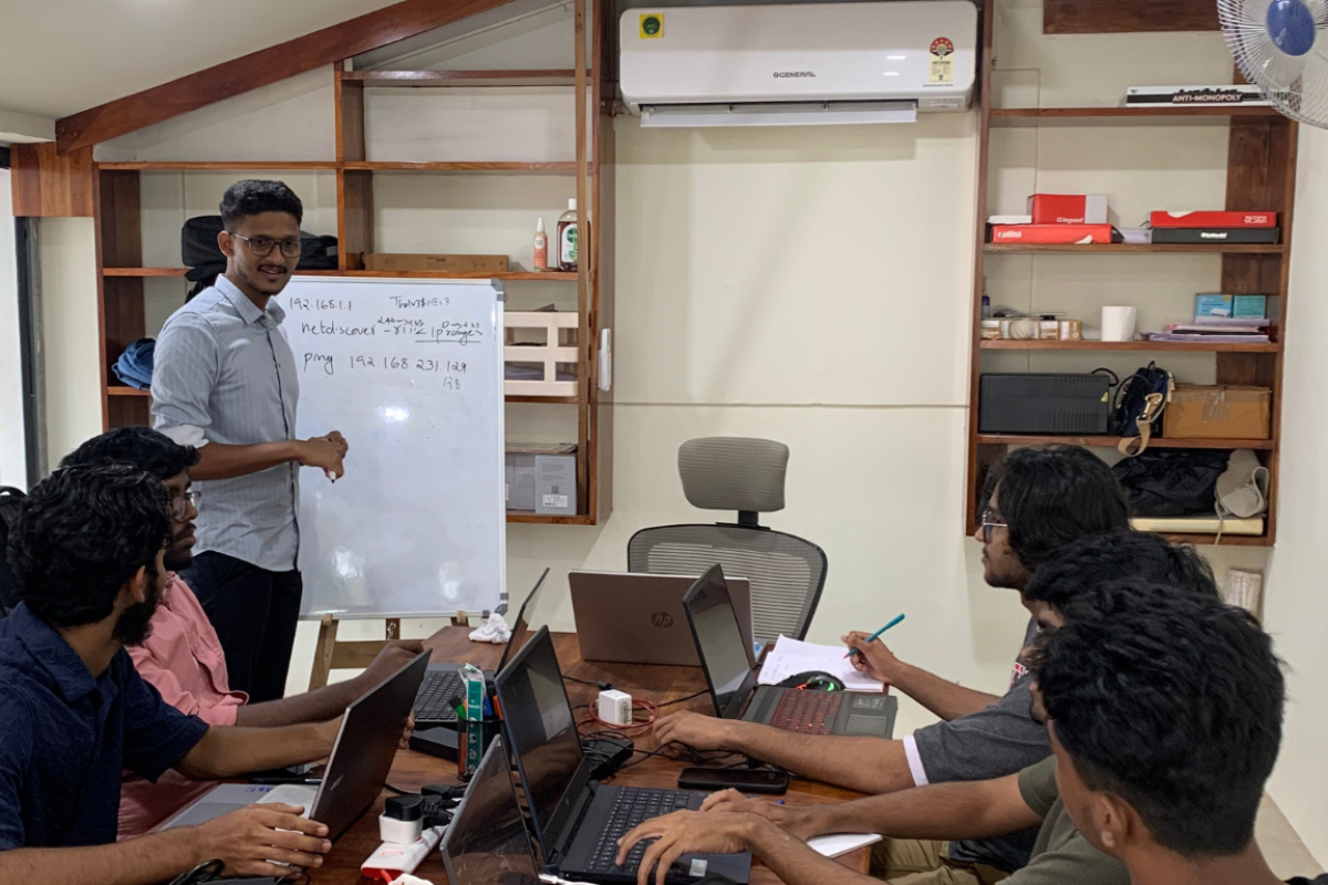 Mr Manu Francis speaking from Edwhere Education's Ethical Hacking Experience workshop at Kakkanad, Kochi