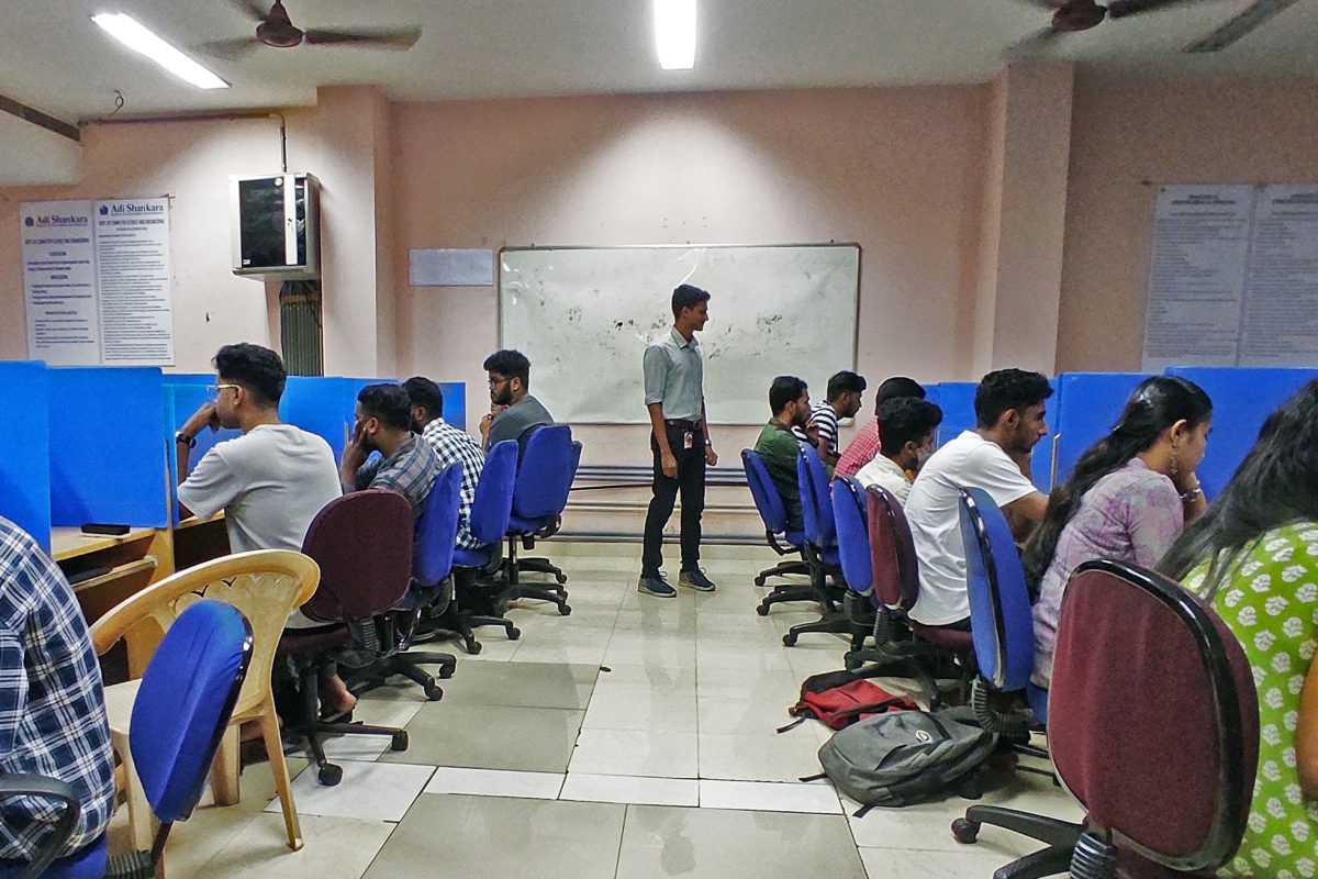 Manu Francis, Cyber Security Expert organising training for Edwhere Education at ASIET